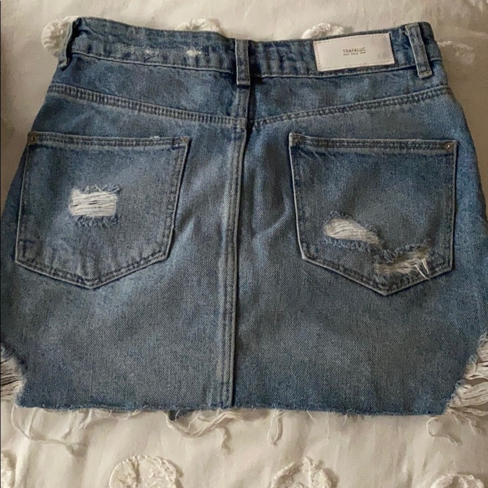 Zara distressed mini skirt - Picture 2 of 4
